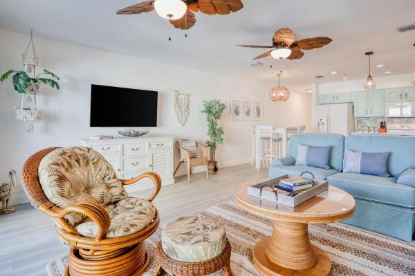 A la foto es mostra l'objecte Beach on the Rocks situat a la ciutat de Clearwater Beach.