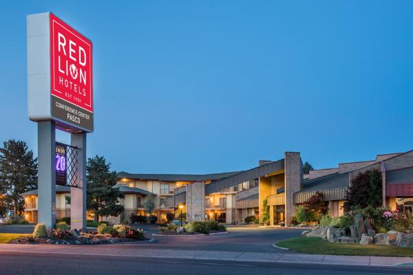 Na zdjęciu widoczny jest obiekt Red Lion Hotel Pasco Airport & Conference Center położony w mieście Pasco.