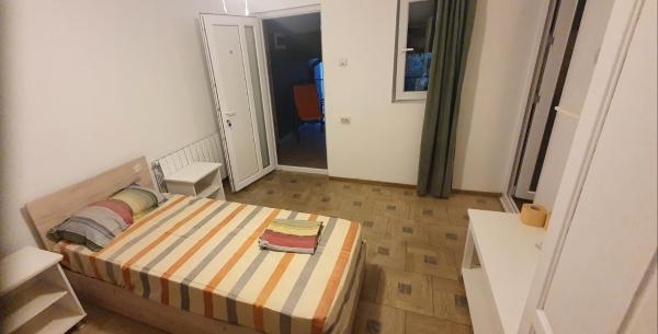A la foto es mostra l'objecte Cazare Muncitori Mangalia-2 Mai situat a la ciutat de 2 Mai.