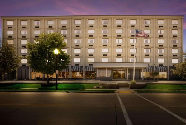 Nella foto è visibile l'oggetto Best Western Riverfront Inn situato nella città di Menominee.