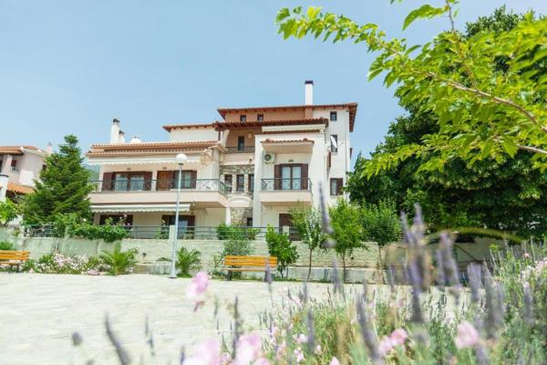 The photo shows the Alcedo Villa located in the city of Álli Meriá.