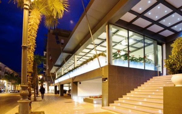 Στη φωτογραφία φαίνεται το αντικείμενο Palazzo Virgilio που βρίσκεται στην πόλη Μπρίντιζι.