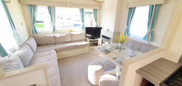 Summer Breeze Caravan, Pg160 Golden Palm Resort, Skegness - Anderby Creek