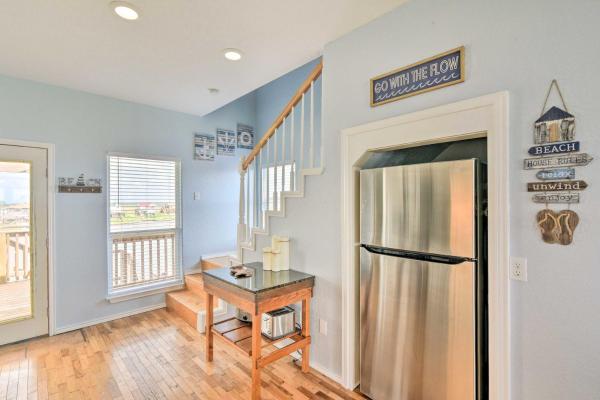 Foto 8: Dock, Ocean Views and Access Bay City Home!
