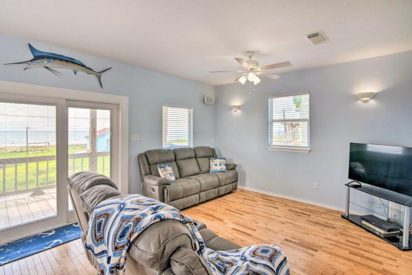 Foto 9: Dock, Ocean Views and Access Bay City Home!