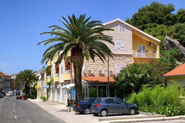 A la foto es mostra l'objecte Apartments by the sea Trpanj, Peljesac - 3162 situat a la ciutat de Trpanj.