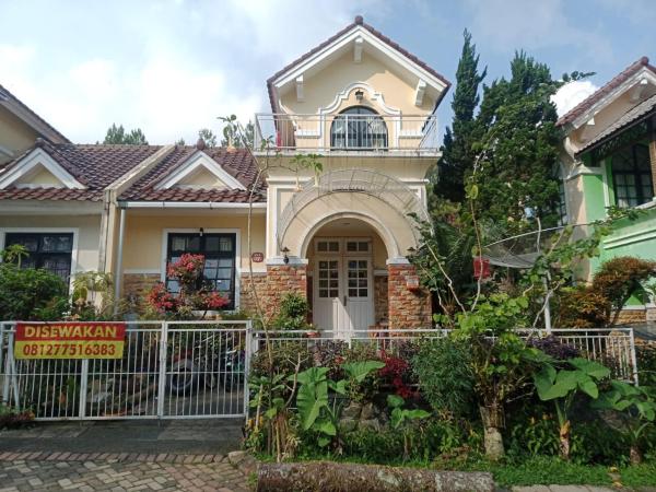 På billedet ses objektet Villa kota bunga 3 kamar bersih dan terawat beliggende i byen Cikundul.
