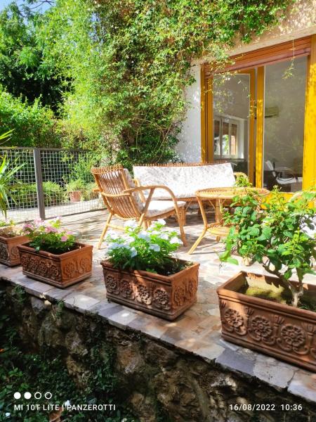 A la foto es mostra l'objecte Casa del Gelsomino situat a la ciutat de Mondello.