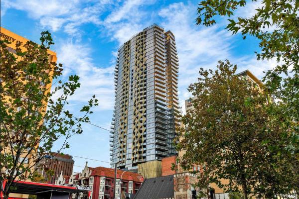 På billedet ses objektet Realm Apartments by CLLIX beliggende i byen Adelaide.