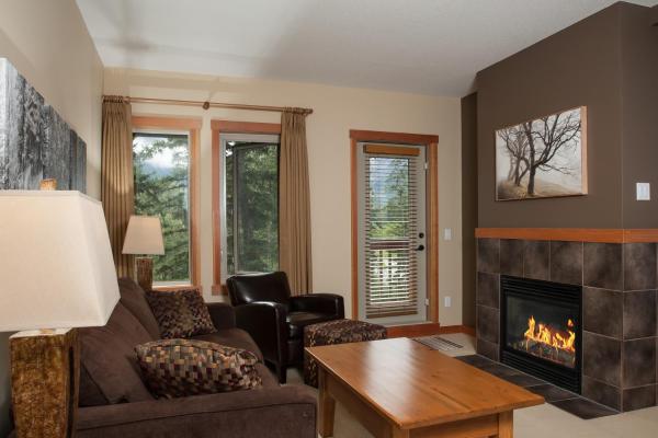A la foto es mostra l'objecte Lodges at Canmore situat a la ciutat de Canmore.
