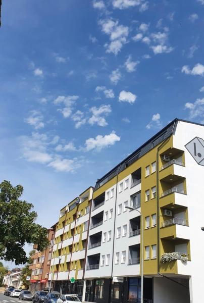 Op de foto is het object XENA apartment Gradiška te zien, gelegen in de stad Donji Podgradci.