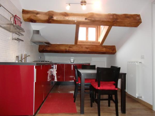 Na zdjęciu widoczny jest obiekt Gaby: Gressoney Valley - Attic in a house with a garden położony w mieście Gaby.