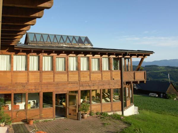 A la foto es mostra l'objecte Enzianhof situat a la ciutat de Sommereben.