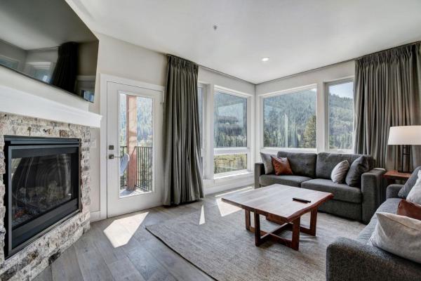 A la foto es mostra l'objecte Brand New Clear Water Lofts - 2br Premier Condo - Kids Ski Free, No CF condo situat a la ciutat de Keystone.