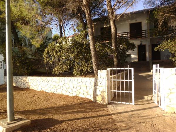 A la foto es mostra l'objecte Apartments Krešo 5 meters from the beach with See view shadow and parking place situat a la ciutat de Stara Novalja.