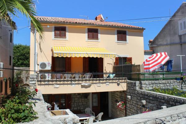 Auf dem Foto ist das Objekt Apartments by the sea Osor, Losinj - 8088 in der Stadt Osor zu sehen.