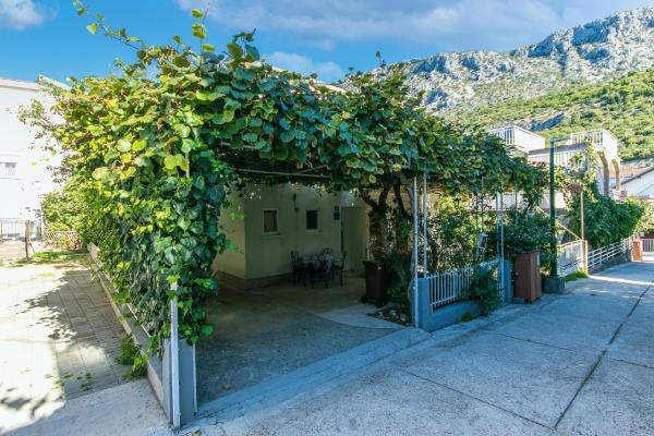 Auf dem Foto ist das Objekt Apartments by the sea Podaca, Makarska - 13069 in der Stadt Podaca zu sehen.