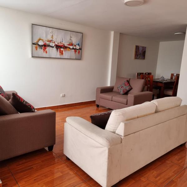 A la foto es mostra l'objecte Apart Hotel Cabral situat a la ciutat de Lima.