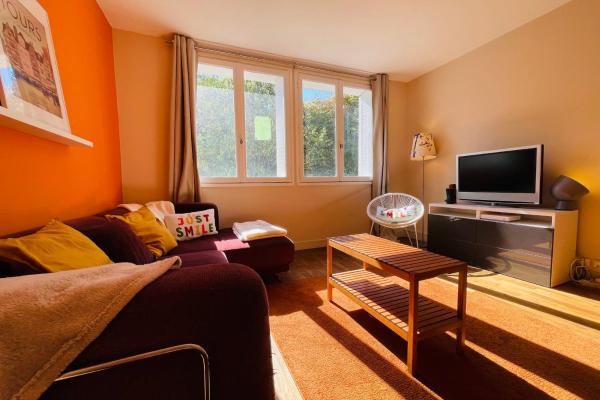 A la foto es mostra l'objecte Beautiful 1950s style apartment close to the city center situat a la ciutat de Tours.