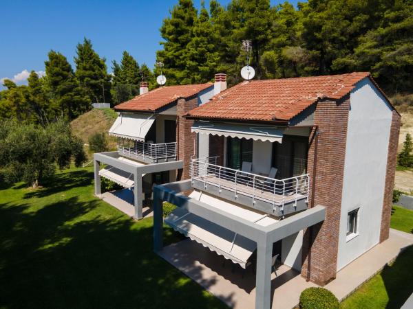 A la foto es mostra l'objecte Aetofolia Stella Villas situat a la ciutat de Fourka.