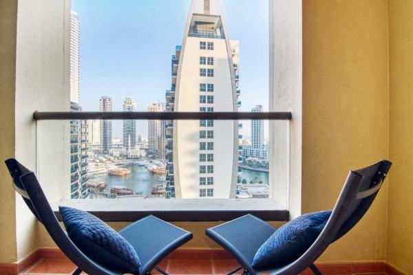 Na fotografii je vidět objekt La Buena Vida Holiday Homes, Luxe, 3BR with, full kitchen, Marina View, by JBR Beach, Tram & Marina nacházející se ve městě Dubaj.