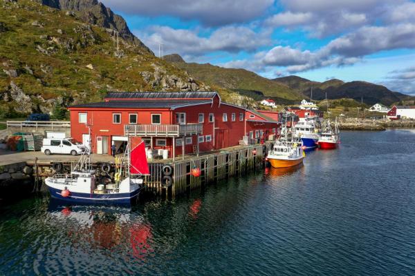 A la foto es mostra l'objecte Fish factory -The real Lofoten experience situat a la ciutat de Ballstad.