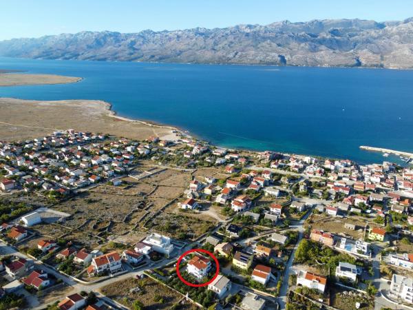 A la foto es mostra l'objecte Apartments with parking space Razanac, Zadar - 6919 situat a la ciutat de Ražanac.