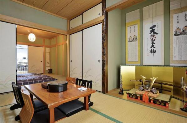 På billedet ses objektet Guest House TIHARU 6bedrooms12people max and Straight to USJ and Near the hot spring beliggende i byen Osaka.