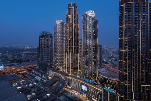 Na fotografii je vidět objekt Address Dubai Mall nacházející se ve městě Dubaj.