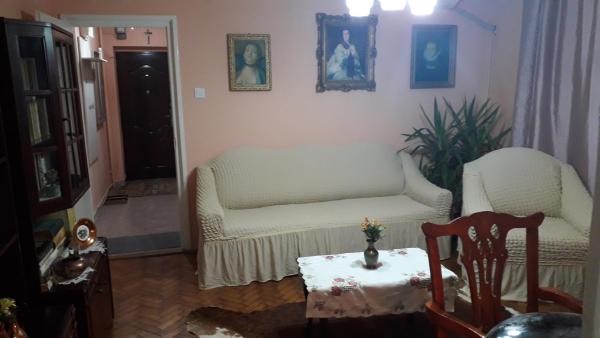 På billedet ses objektet Cozy, central 1-bedroom apartment in Timisoara, Romania beliggende i byen Timişoara.
