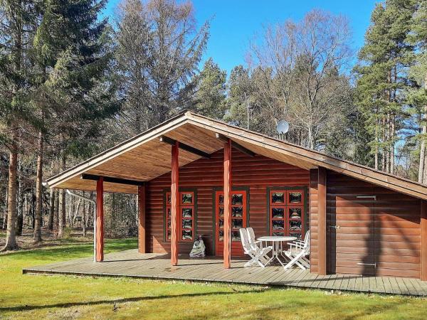 På billedet ses objektet 6 person holiday home in Hadsund beliggende i byen Hadsund.