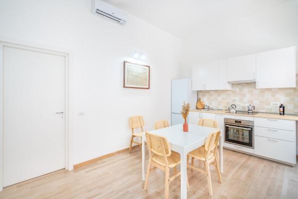 Casa Con Terrazza . Villanova Centro Storico - Cagliari