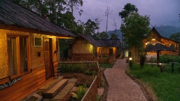 Na fotografii je vidět objekt Kampung Bareto Cottage And Resto nacházející se ve městě Indularang.