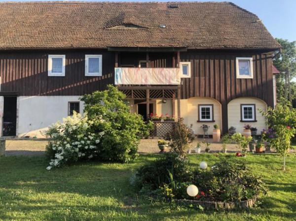Na zdjęciu widoczny jest obiekt Apartament w domu przysłupowym położony w mieście Bogatynia.
