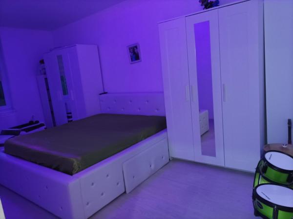 Apartament Două Camere - Uricani