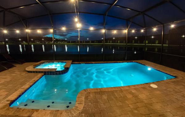 Foto 6: B - New 4 Bedroom Home - 5 Miles to Disney - Free Water Park - Private Pool