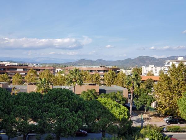 A la foto es mostra l'objecte Miougrano 3 Pieces Climatise 48m2 5 Personnes Park situat a la ciutat de Fréjus.