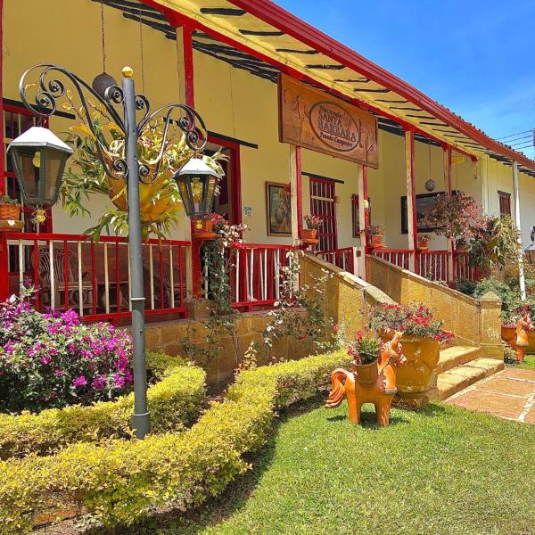 写真にはPinchote市にあるHotel Hacienda Santa Barbaraが写っています。