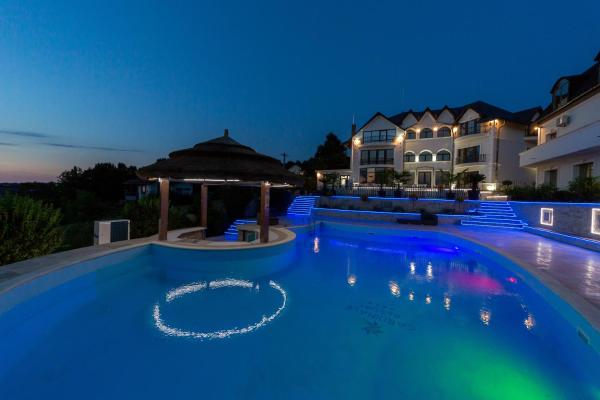 A la foto es mostra l'objecte Cardinale Resort situat a la ciutat de Tomeşti.