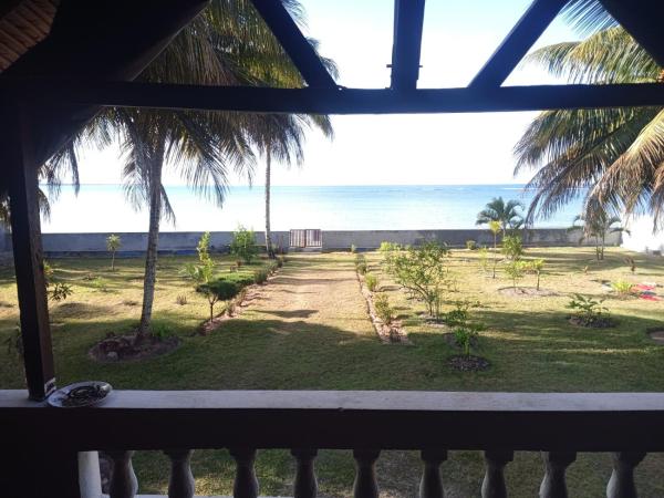 På billedet ses objektet Hotel restaurant Foulpointe Loisir beliggende i byen Mahambo.