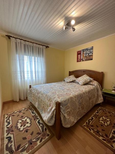 Na zdjęciu widoczny jest obiekt Casa Violeta położony w mieście Borralha.