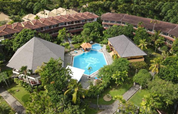 A la foto es mostra l'objecte Palm Beach Hotel Bali situat a la ciutat de Kuta.
