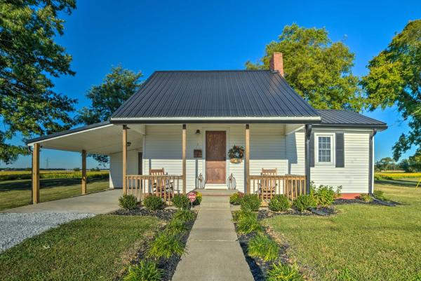 A la foto es mostra l'objecte Lovely Pembroke Retreat with Beautiful Patio! situat a la ciutat de Oak Grove.