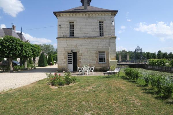 A la foto es mostra l'objecte Colombier du château situat a la ciutat de Chepy.