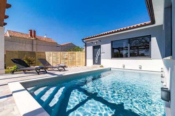 Na fotografii je vidět objekt Villa Sunny Home nacházející se ve městě Galižana.
