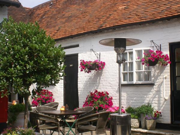 A la foto es mostra l'objecte THE SARACENS HEAD INN situat a la ciutat de Amersham.