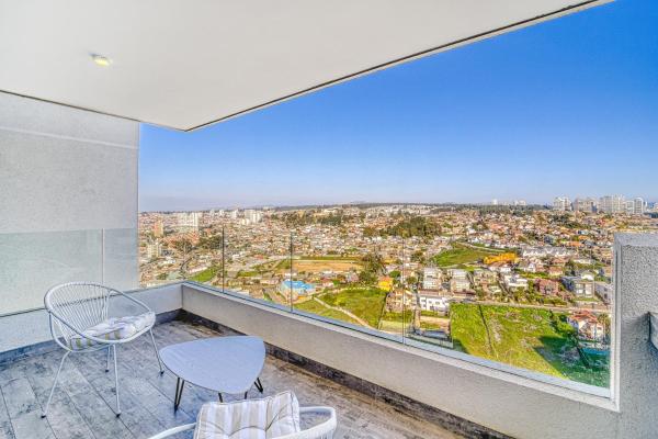 Na zdjęciu widoczny jest obiekt Coast Tower 1BR W/Balcony & View. położony w mieście Concón.
