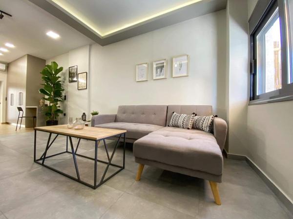 Nella foto è visibile l'oggetto Tzoka Studio situato nella città di Ierápetra.