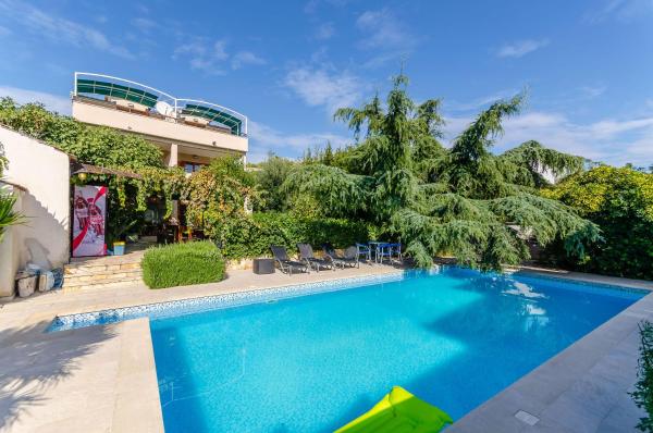 Apartments Milivoj - Seget Vranjica