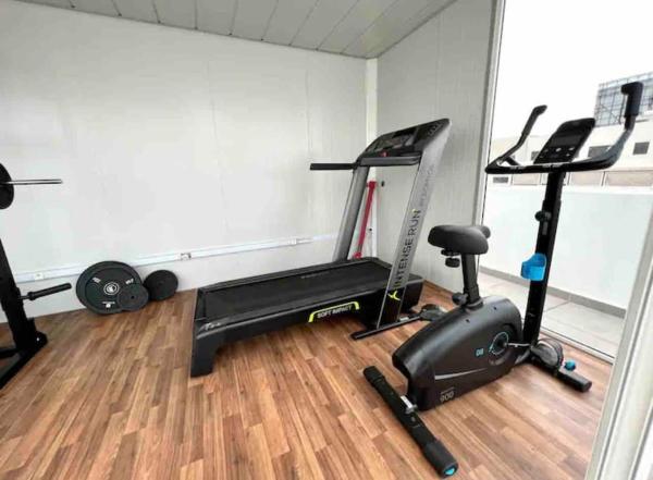 Bild 6: Upscale flat with Gym